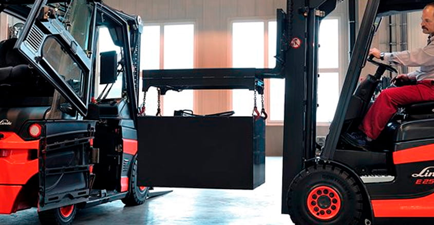 Pallet trucks and forklifts